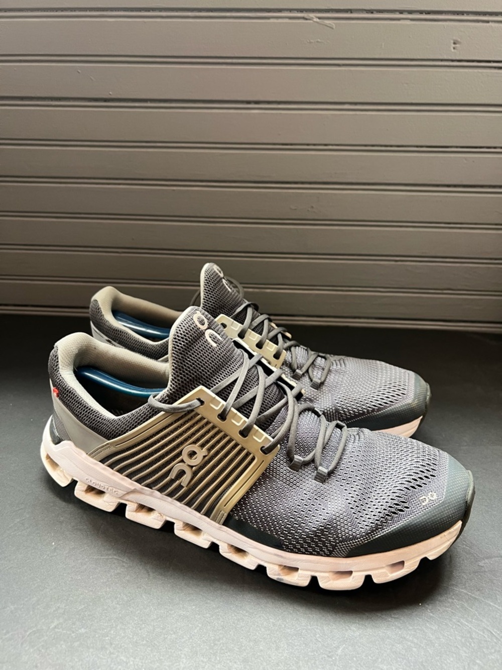 On Running Cloudswift Running Shoe, Sand/Grey Men’s Size 13